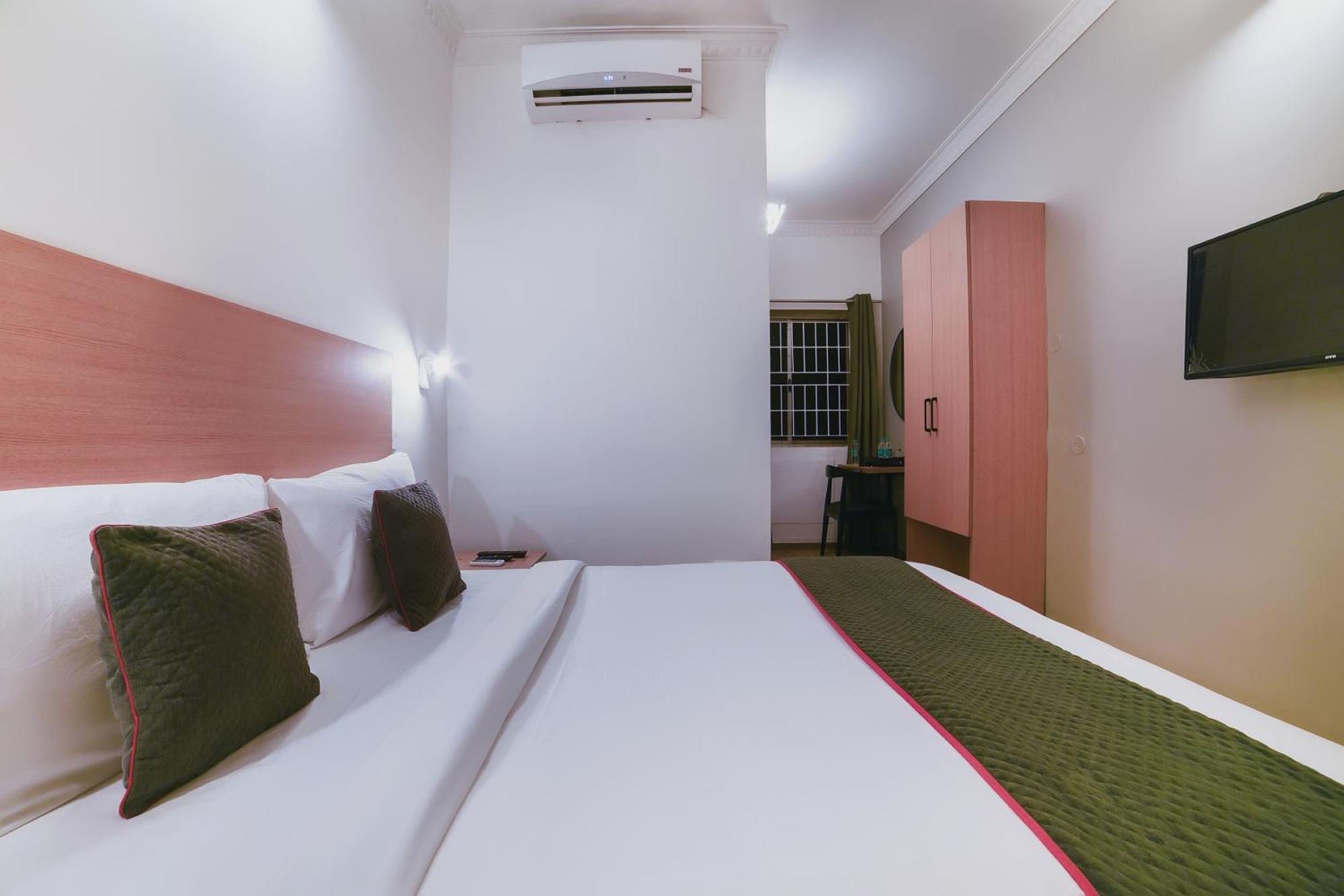 Collection O Vadapalani Hotel Chennai Exterior photo