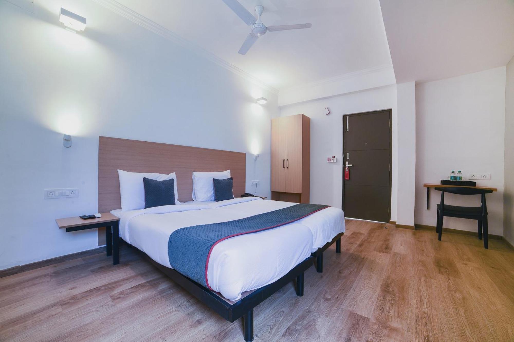 Collection O Vadapalani Hotel Chennai Exterior photo